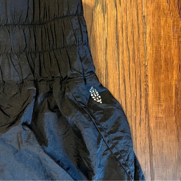 Free People FP Movement Black Women's Athletic Shorts Size Large - Picture 2 of 10